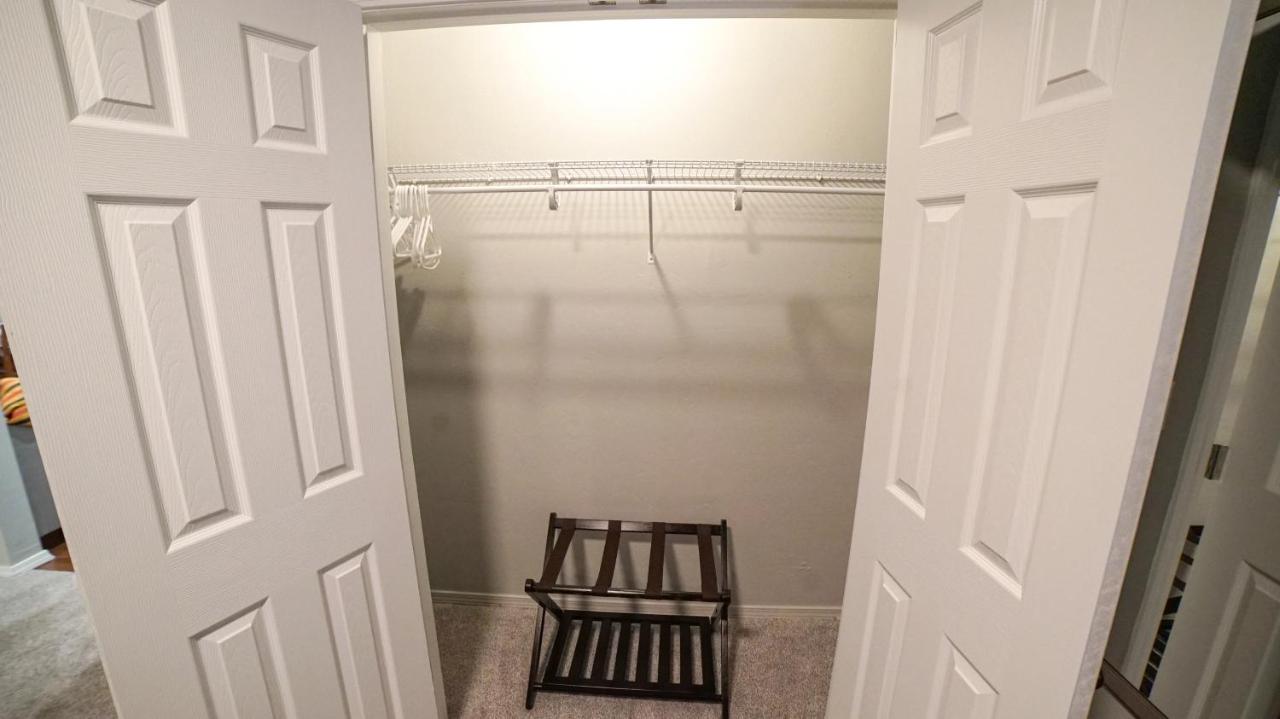 Rock & Roll House, Fiber Internet, Roku Tv, Washer & Dryer, By Dt Chickasha & Leg Lamp! 외부 사진